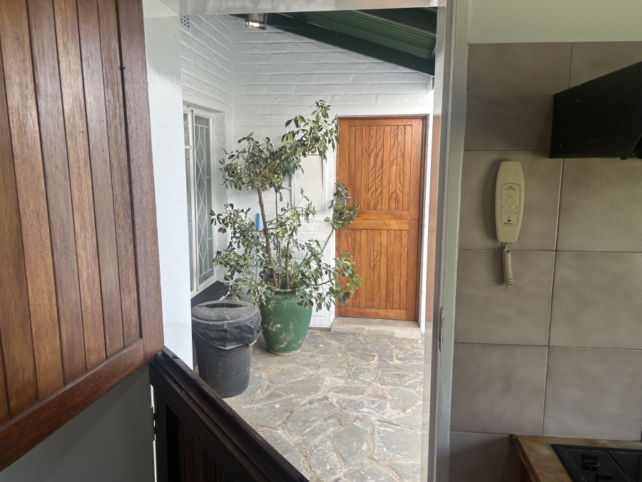 5 Bedroom Property for Sale in Viljoenskroon Free State
